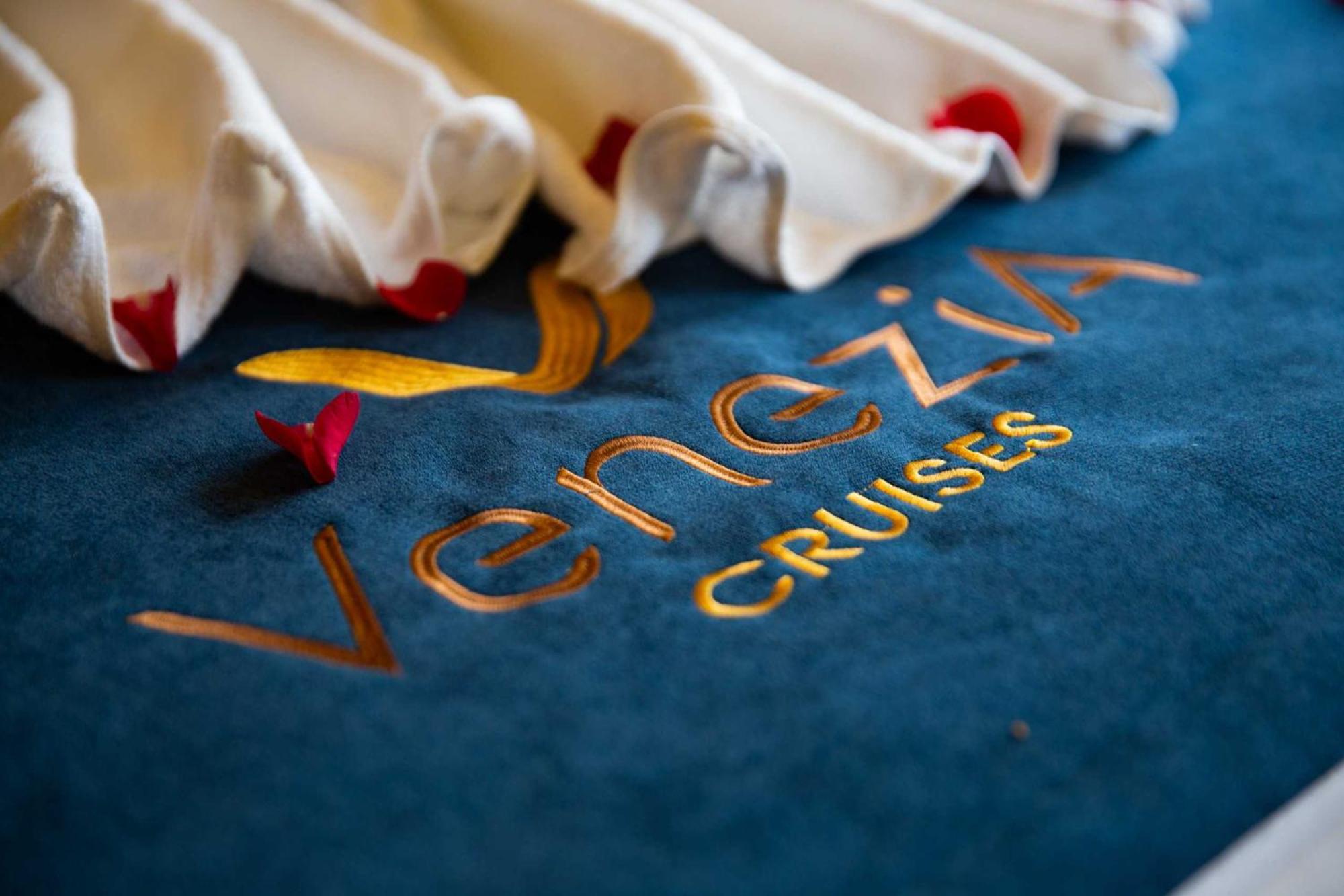 Hotel Venezia Boutique Cruises - Catba Island Chan Chau Exteriér fotografie