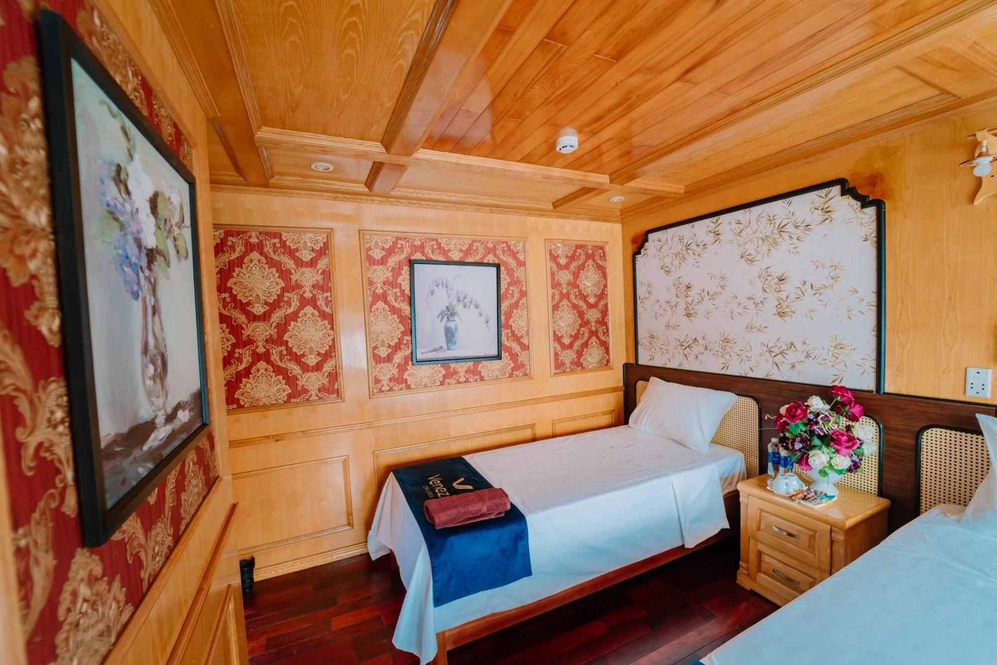 Hotel Venezia Boutique Cruises - Catba Island Chan Chau Exteriér fotografie